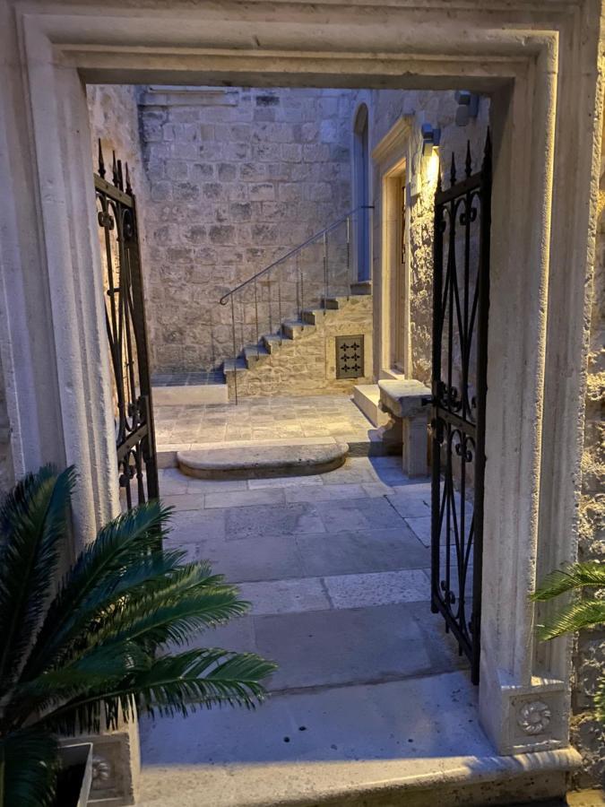 Blue Water Apartment Zrnovo Exterior photo