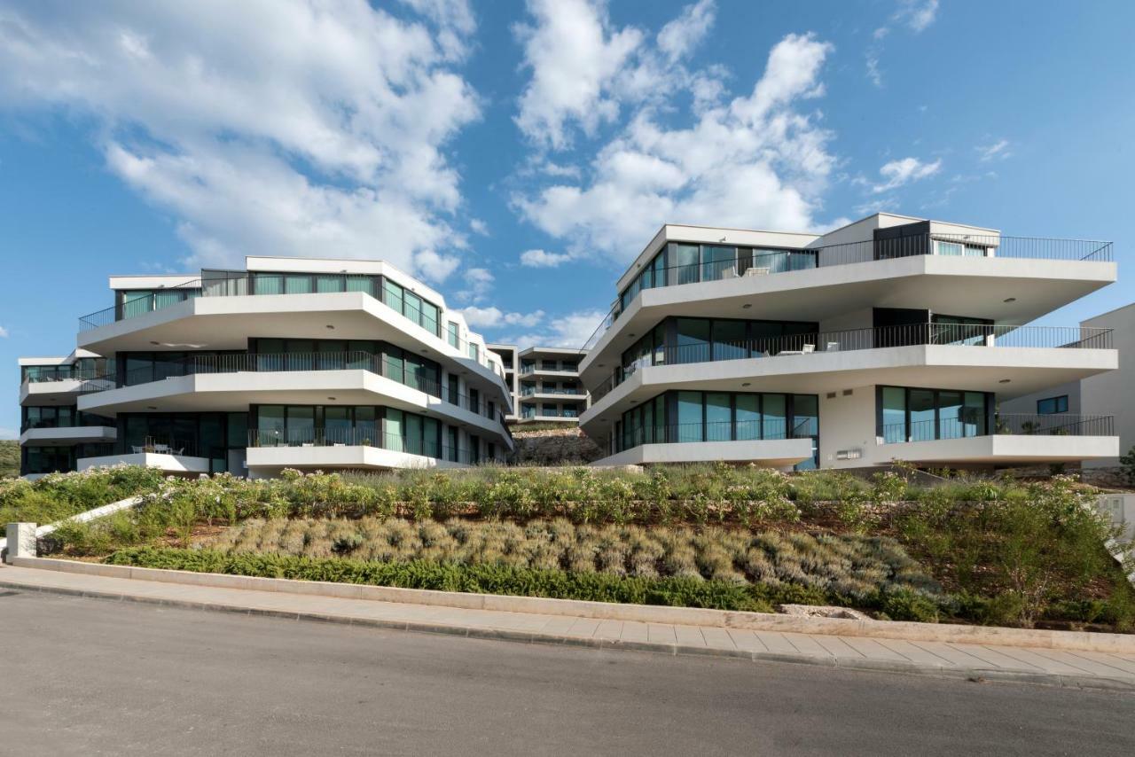 Blue Water Apartment Zrnovo Exterior photo