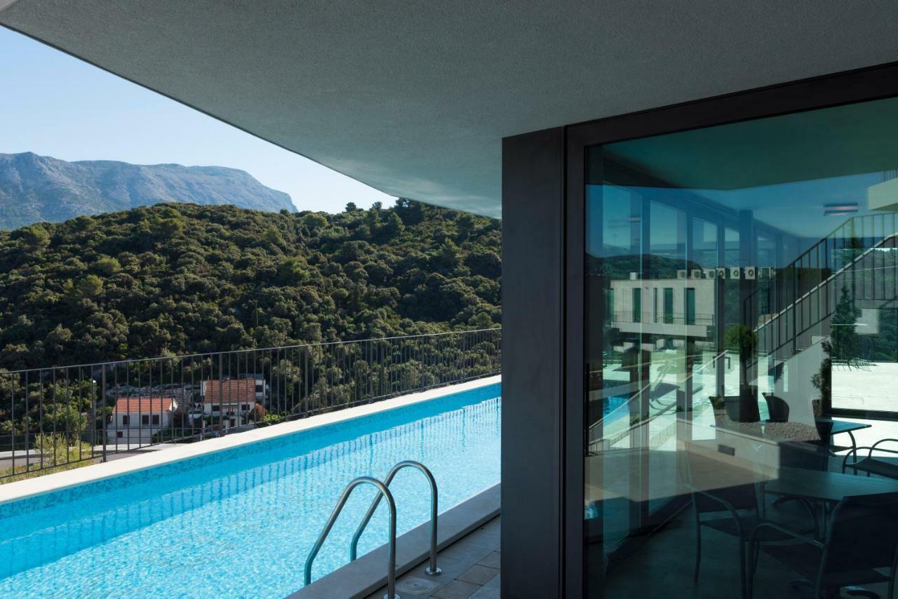 Blue Water Apartment Zrnovo Exterior photo