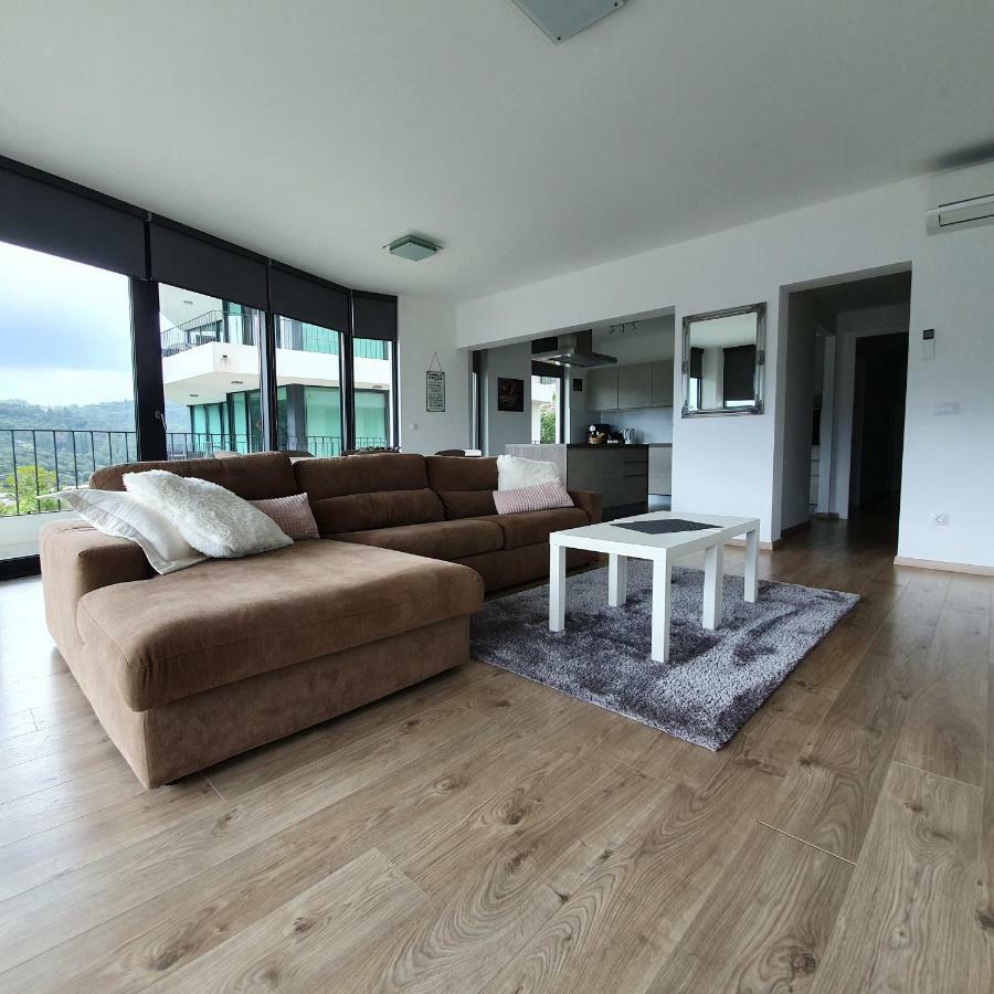Blue Water Apartment Zrnovo Exterior photo