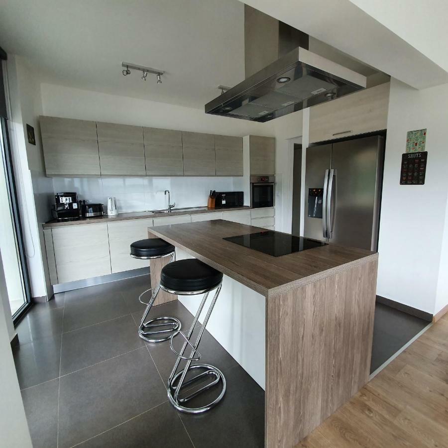 Blue Water Apartment Zrnovo Exterior photo
